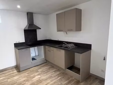 a louer-t3 de 68 m2 - centre de st rémy de provence 950