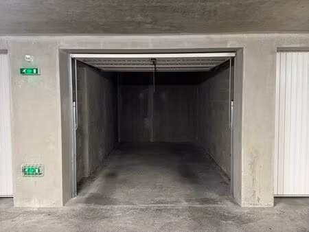 garage de 13 m² à louer