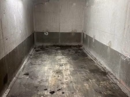 garage à louer port fréjus