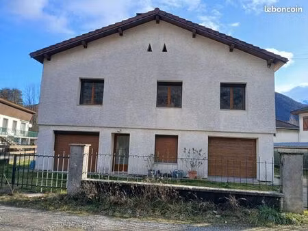 maison 5 chambre + studio + jardin