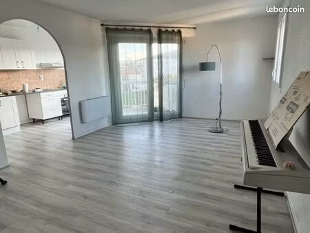 loue t3  balcon et garage