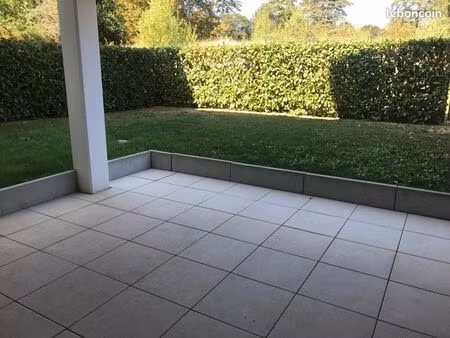 rare t3 rez-de-jardin avec grand extérieur – saint-genis-laval