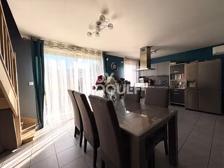 maison récente avec 3 chambres  garage et terrain arboré et plat - dpe b