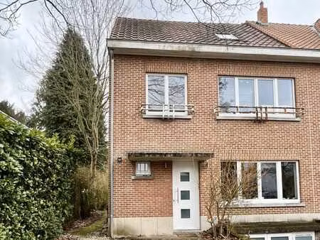 maison rhode-saint-genèse – 4 chambres – 200 m² – jardin sud