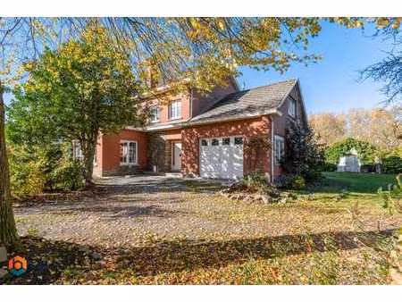 te renoveren villa met 5 slpkrs op een perceel van 3908 m...