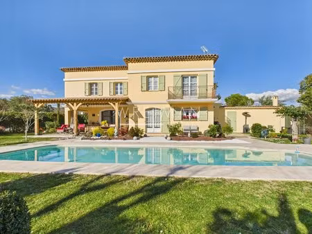 magnifique villa avec piscine et grand jardin - valbonne