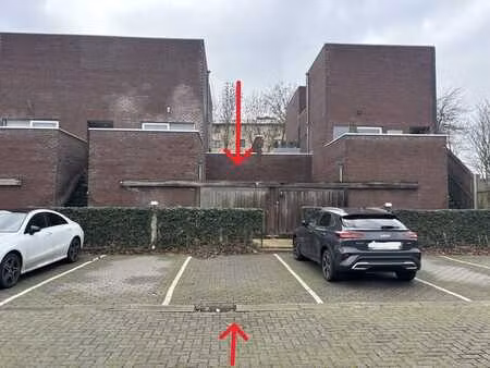 rez-de-chaussée avec 2ch  parking  jardin et 2 terrasses