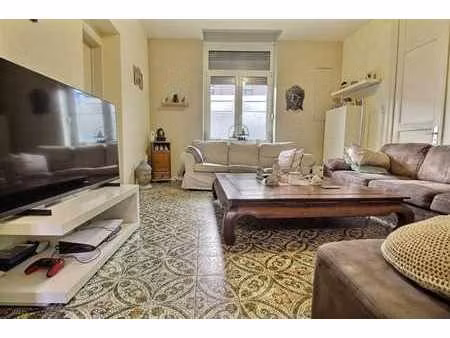 maison 4 chambres avec jardin – 3 sdb – 3 wc – peb c – tripl