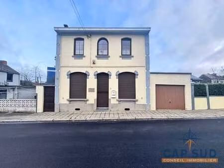 maison 4 façades à rénover située à roux