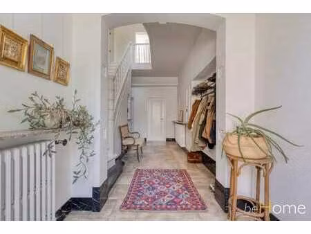 à louer - à la recherche d'une maison de maître élégante et