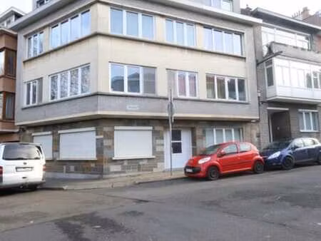 charmant 2 chambres avec vue sur parc et basilique