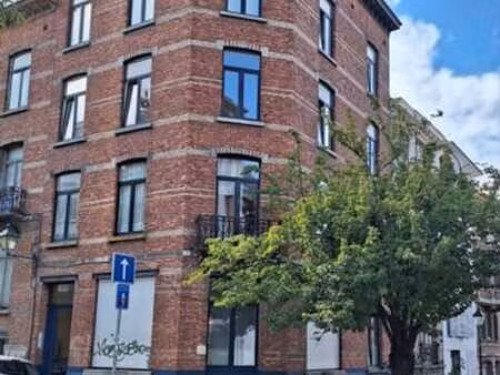 immeuble de rapport avec espace commercial