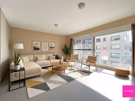 lichtrijk 2-slaapkamerappartement met 2 terrassen – centr...