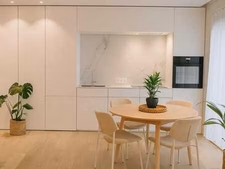 proche du quartier européen  luxueux studio avec terrasse