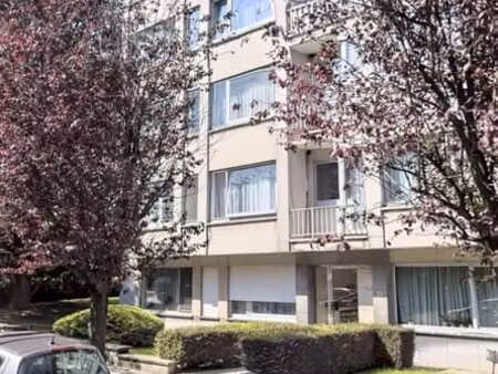 studio dans une belle copropriété