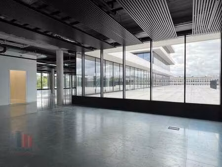 902 m² de nouveaux bureaux/polyvalents sur l'a12/r0