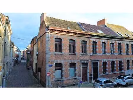 superbe maison de caractère en plein centre de binche