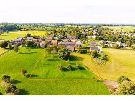 ferme avec étables et terrain de +/- 6.657m²