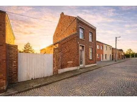 maison 3 façades à rénover  jardin permis accepté 5 chambres