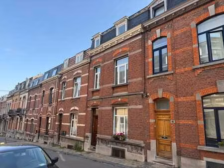 maison de ville 4 ch avec jardin – quartier prisé salzinnes