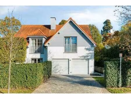 a deux pas de la place dumon - splendide villa récente