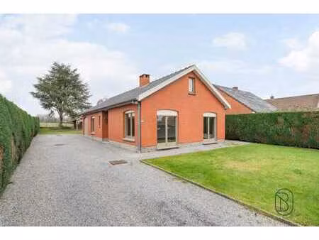 charmante maison de plain-pied avec belle vue