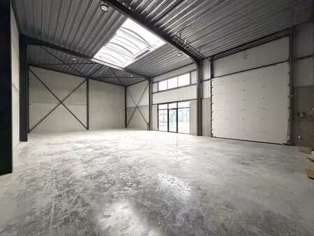 nieuwbouwmagazijn te moen – 197 m²