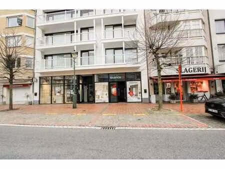 commerce neuf à louer avec belle hauteur sous plafond – dri