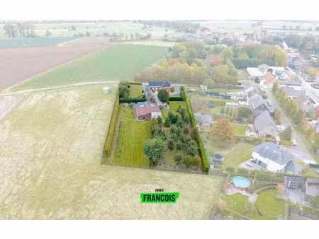 propriété rurale à vendre sur un terrain de pas moins de 48…