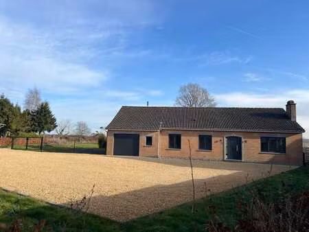 ? maison de plain-pied 2 chambres avec garage et jardin sud