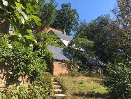 maison d'habitation 4 chambres + terrasses et jardin