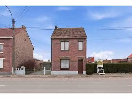 te renoveren gezinswoning op een mooi perceel in zepperen