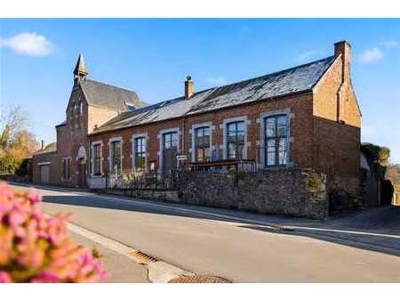 vaste ensemble immobilier de caractère