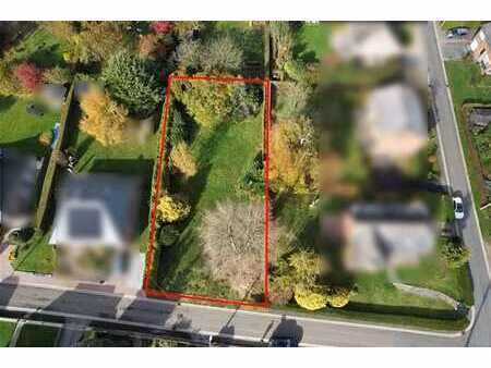 beau terrain plat à bâtir 844 m²