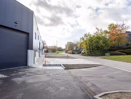 bien professionnel à louer à wavre € 2.200 (lkhhb) | zimmo