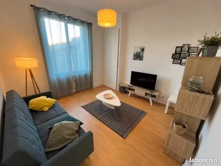 t3 rénové 58m2 / meublé / place de stationnement / toutes charges comprises