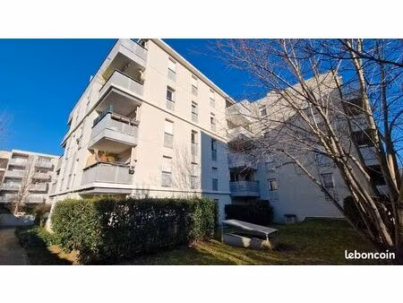superbe appartement t2  résidence 2015  coté jardin  41 m2 + balcon de 5 m2
