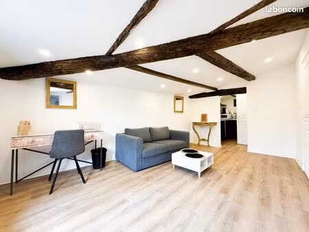 charmant t2 meublé à la ciotat  à deux pas du port et des commerces