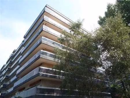 très bel appartement proche des commerces et des accès routi