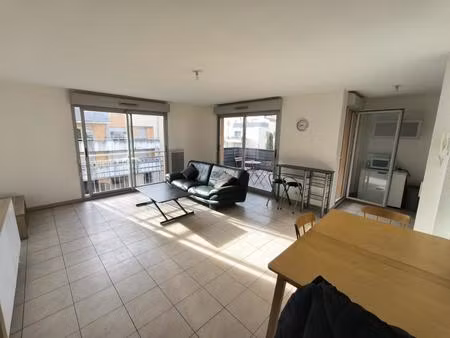 à louer – t3 meublé de 66 m² avec balcon et parking
