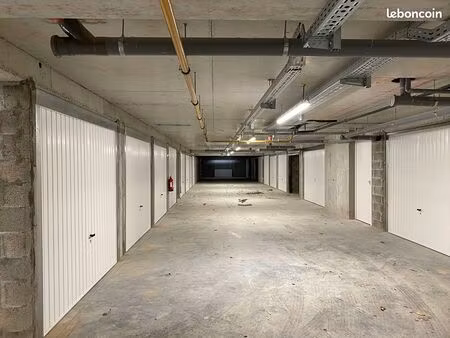 parking/box 10 pièces vaulx en velin