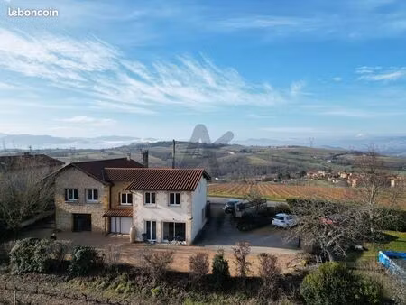 propriété 8 pièces 213 m²