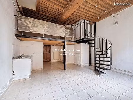 studio 1 pièce 31 m²