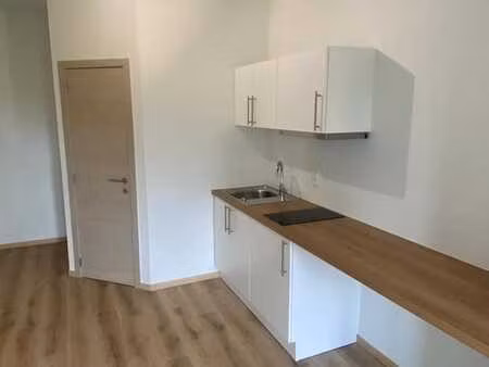 studio entièrement rénové à stockel