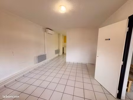 bureau 33 m² à louer – centre arnas – clim réversible