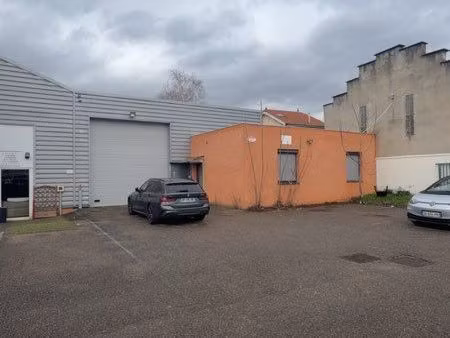 local d’activité avec bureau