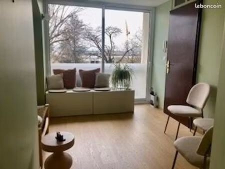 locations 2 salles de soins en cabinet paramédical