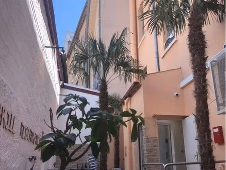 restaurant emplacement n1