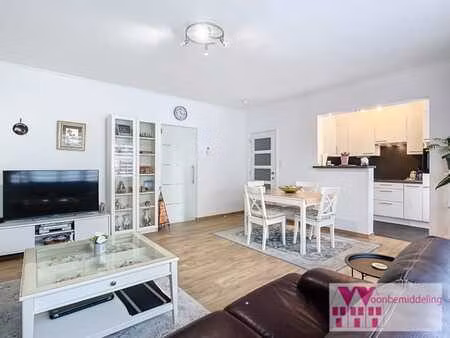 alost : appartement rénové avec 3 chambres à coucher proc...