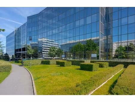 bureaux rénovés haut de gamme à nanterre – emplacement stratégique et services premium